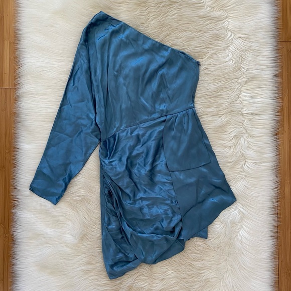 Elliatt Saronic One Shoulder Long Sleeve Blue Draped Front Dress - Picture 2 of 9